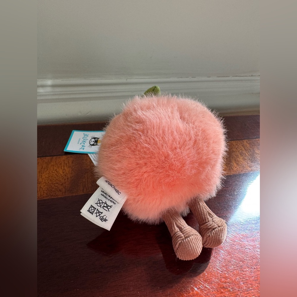 BNWT Jellycat Amuseables Peach Bag Charm - Picture 6 of 10